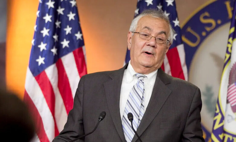 Barney Frank, Ex-Congressman, Shares Views on Banking Giants' Collapse