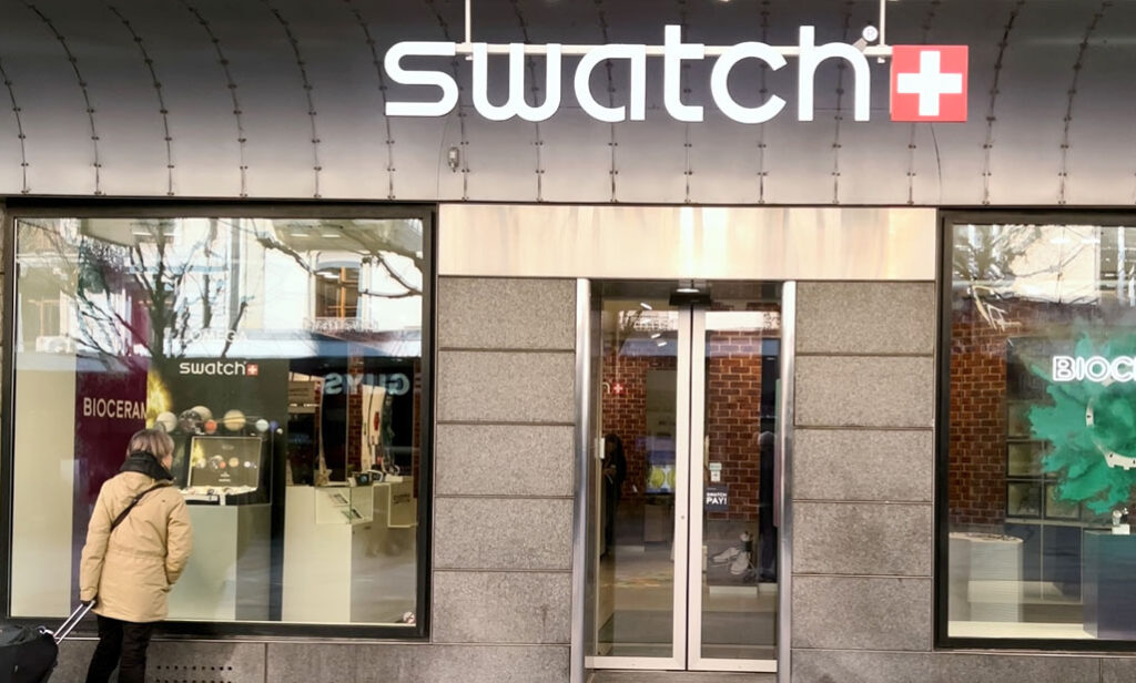 Swiss watchmakers anxiously await the return of Chinese tourists