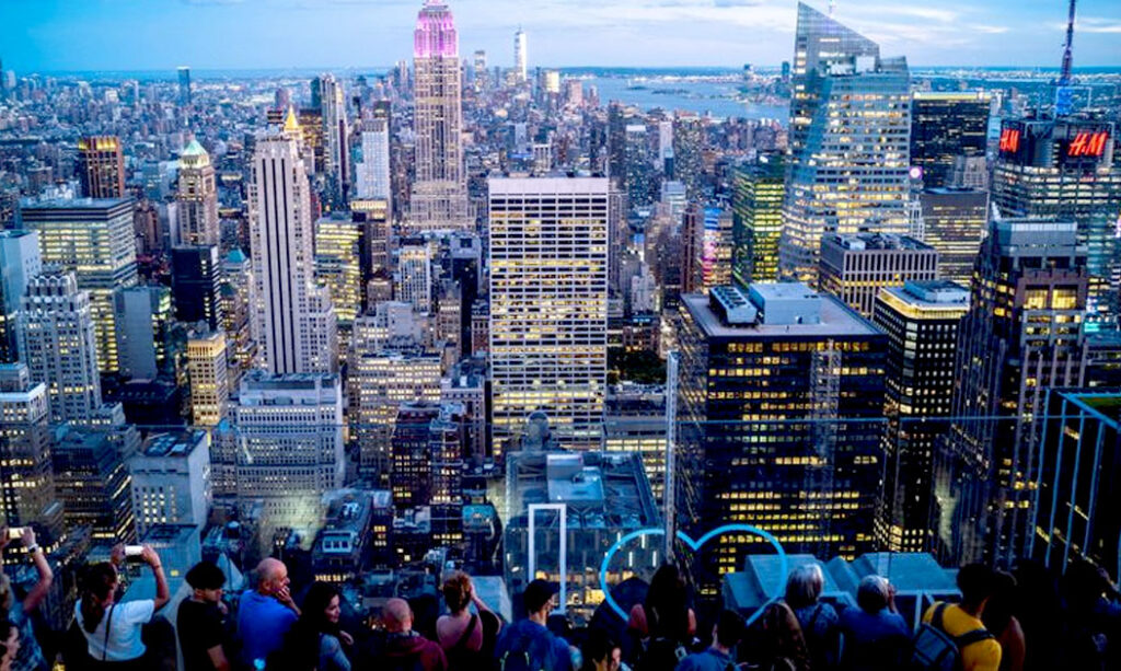 Potential Analysis: US Regional Banks May Consider Selling Commercial Property Loans due to Overexposure