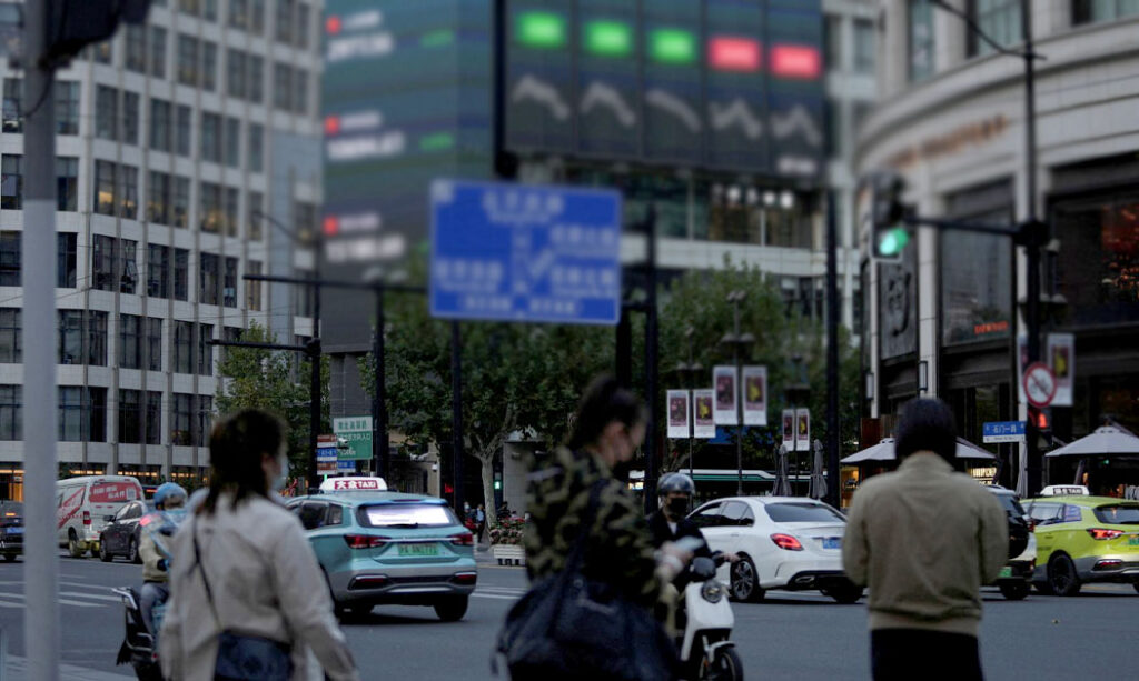 Asian Stocks Rise in Anticipation of Chinese and U.S. Inflation Data